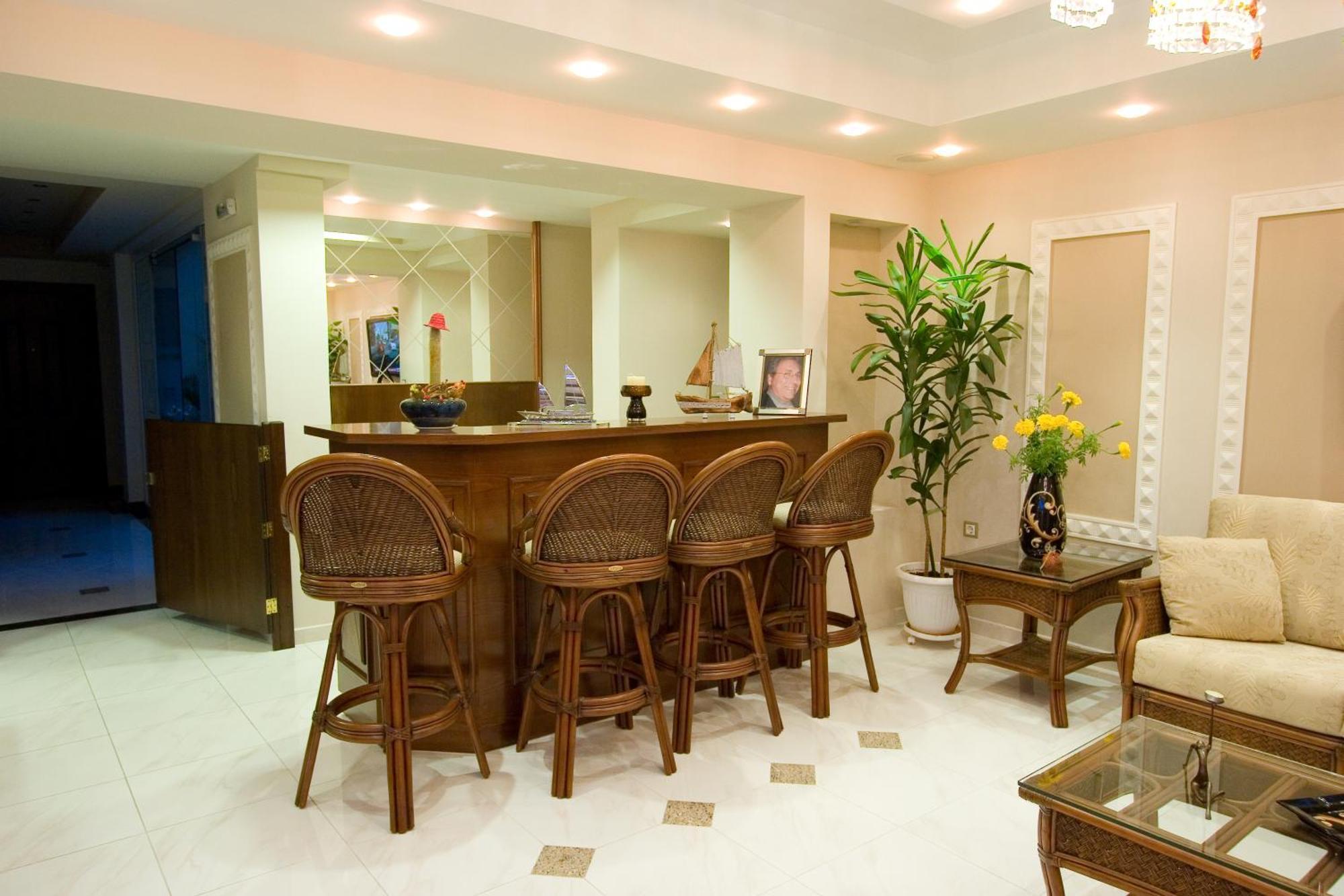 Hotel Viana Лутра Едипсу Екстериор снимка