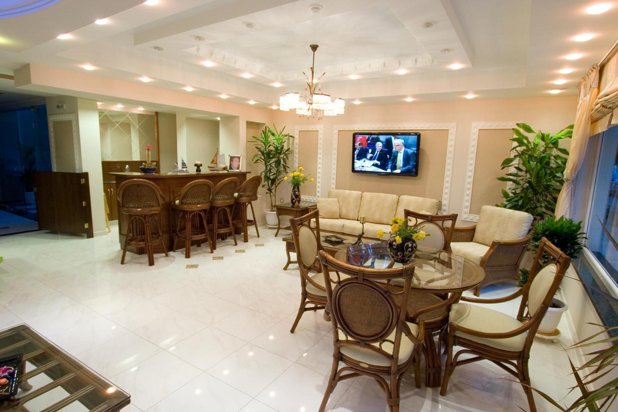 Hotel Viana Лутра Едипсу Екстериор снимка