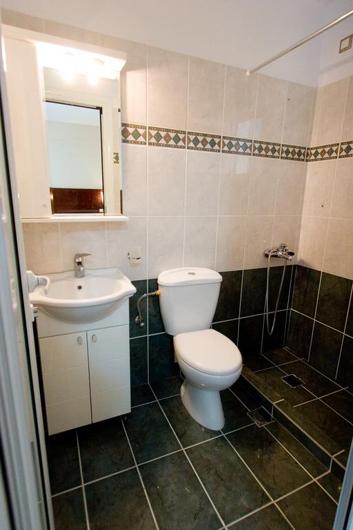 Hotel Viana Лутра Едипсу Екстериор снимка